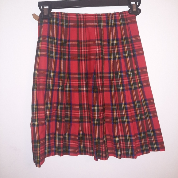 Tartan plaid wrap skirt with pin - Picture 2 of 12